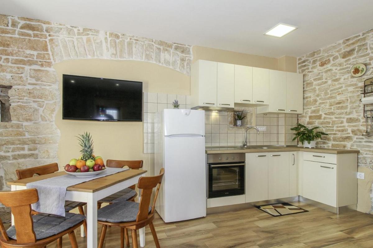 Villa Olea In Barat - Haus Fuer 6-8 Personen Kanfanar Exterior foto